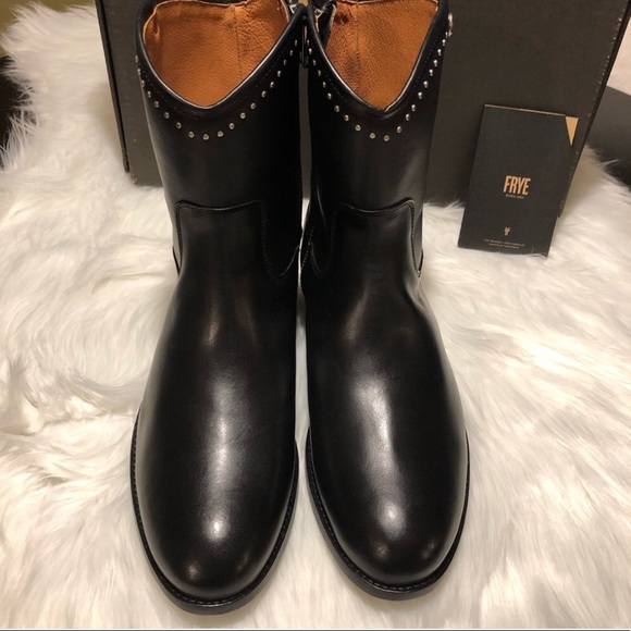 FRYE Melissa Stud Short Boot Brand New in Box - Picture 2 of 7